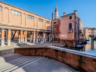 3-room flat Campo San Francesco, San Francesco della Vigna, Venice