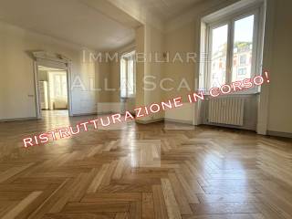 Apartment piazza Eleonora Duse, Palestro, Milan