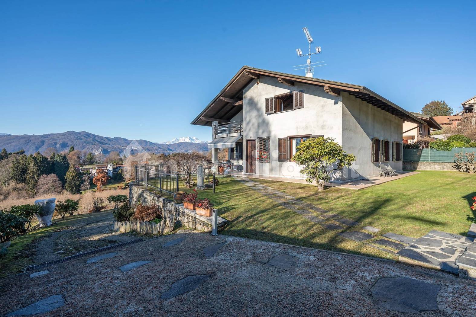 Villa in vendita a Ameno