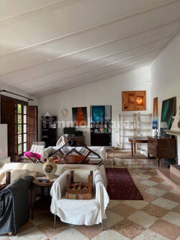 Salone