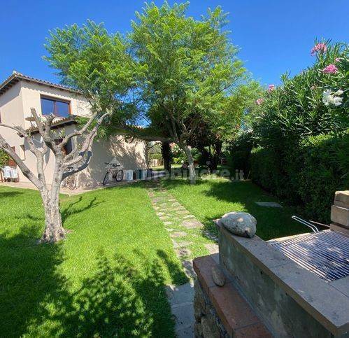 Casa indipendente in affitto a San Teodoro