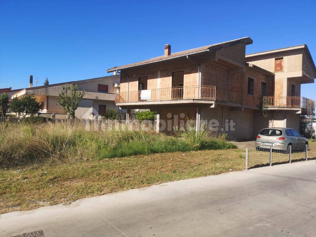 vendita-villa-bifamiliare-in-via-san-giovanni-6-telese-terme-con