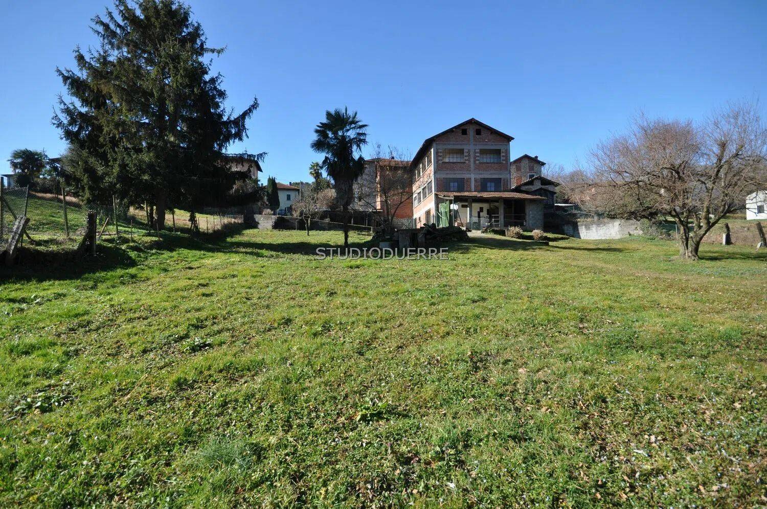Villa in vendita a Leggiuno