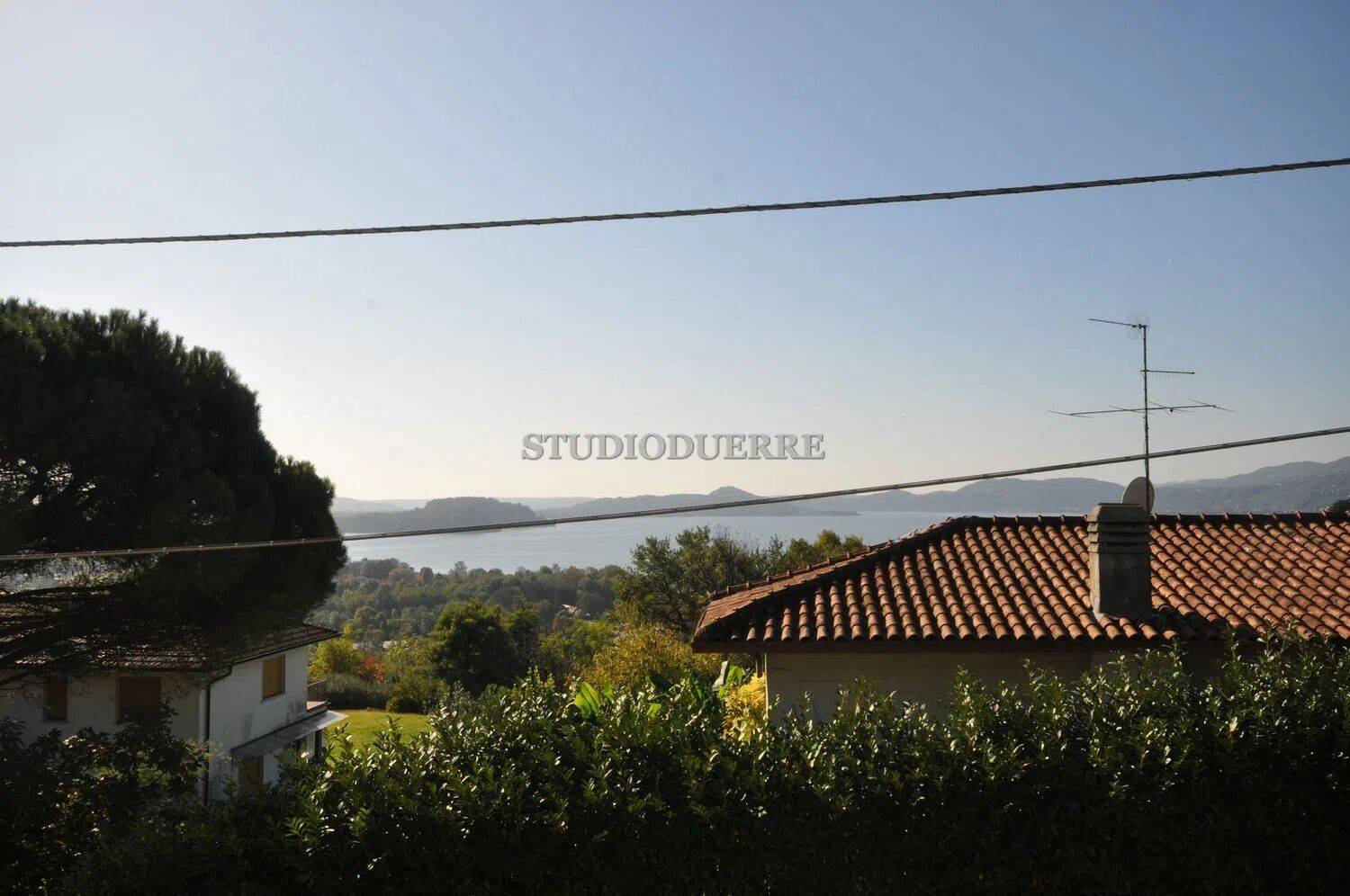 Villa in vendita a Leggiuno