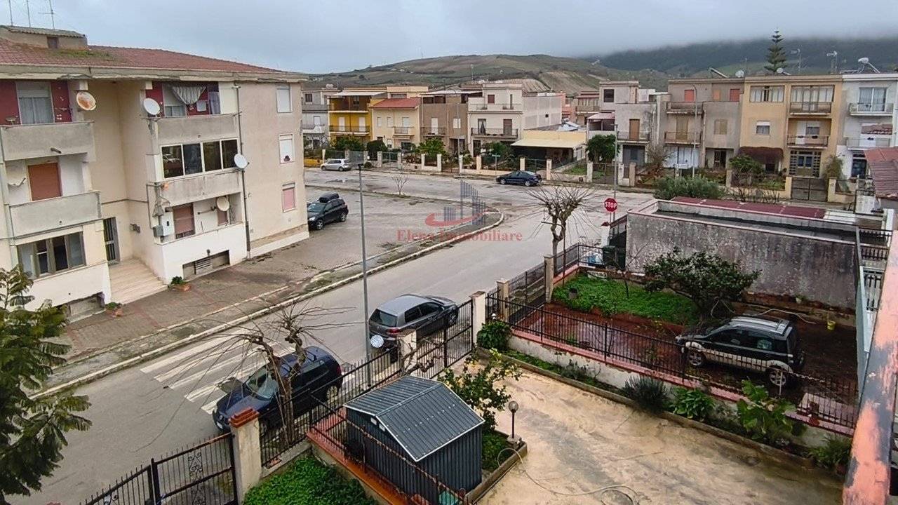 Palazzo - Edificio in vendita a Vita