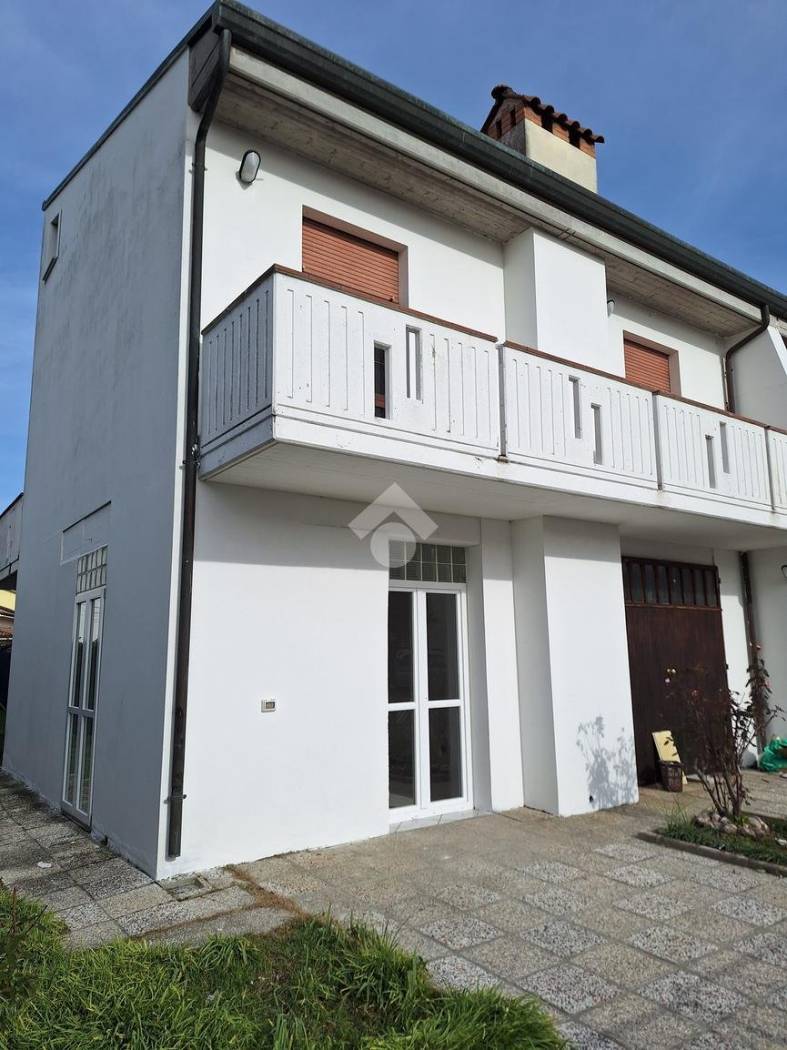 Villa in vendita a Bagnacavallo