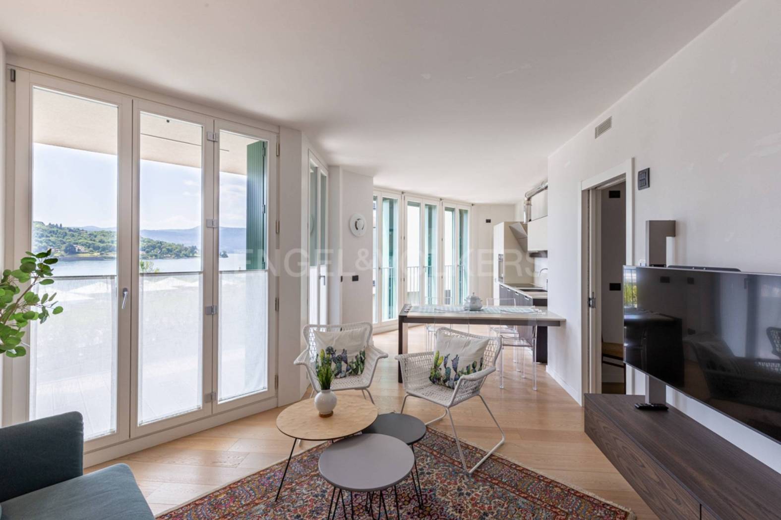 Appartamento in affitto a Laveno-Mombello