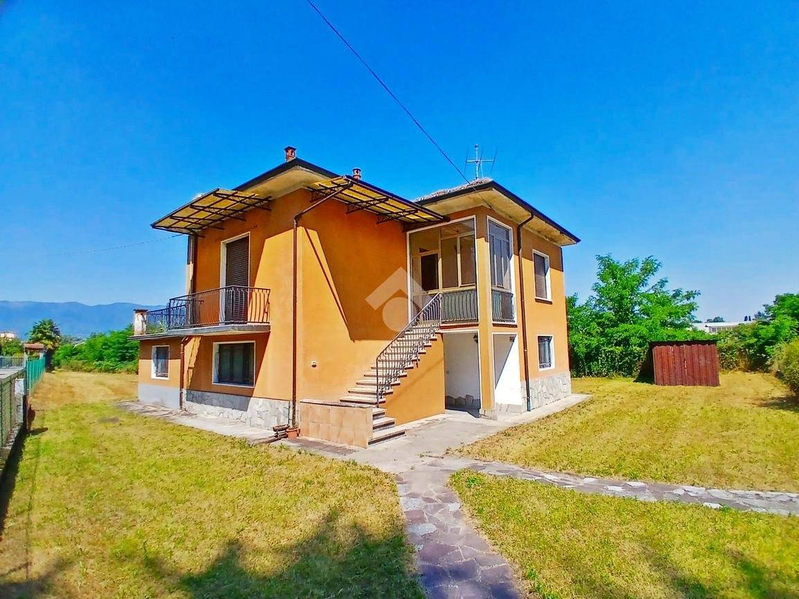 Villa in vendita a Ternate