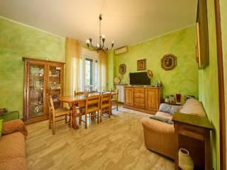 4-room flat viale Famagosta 43, Famagosta, Milan