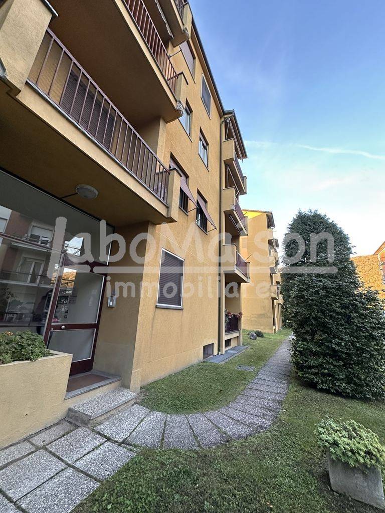 Appartamento in vendita a Gavirate