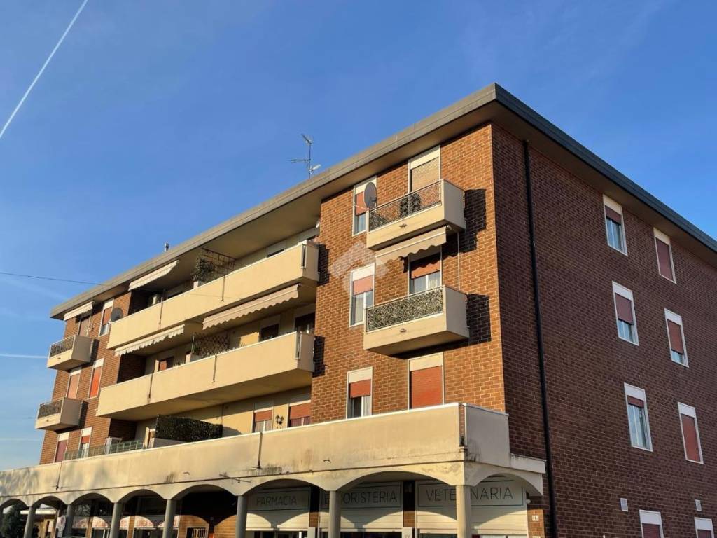 Продажа Квартира Cardano al Campo. Двухкомнатная квартира : via xx  settembre 66. Хорошее состояние, четвертый этаж, Автономное отопление, iD.  126293797