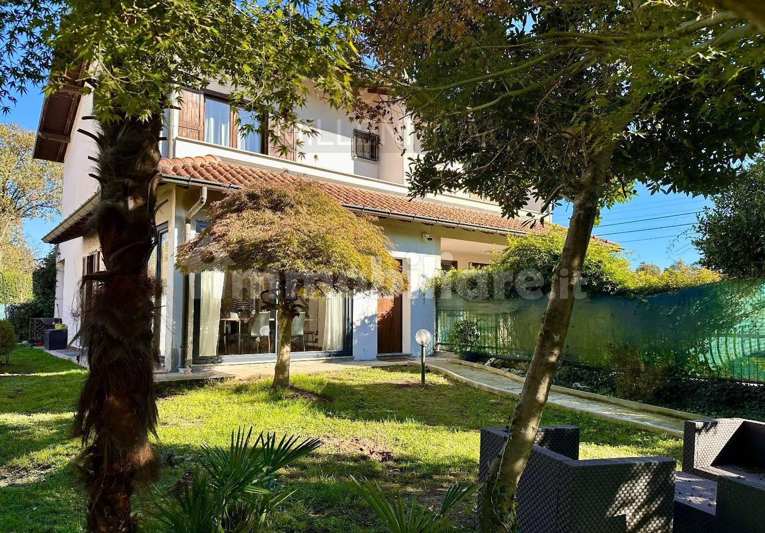 Villa in vendita a Castelletto Sopra Ticino