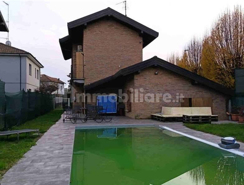 Villa in vendita a Vergiate