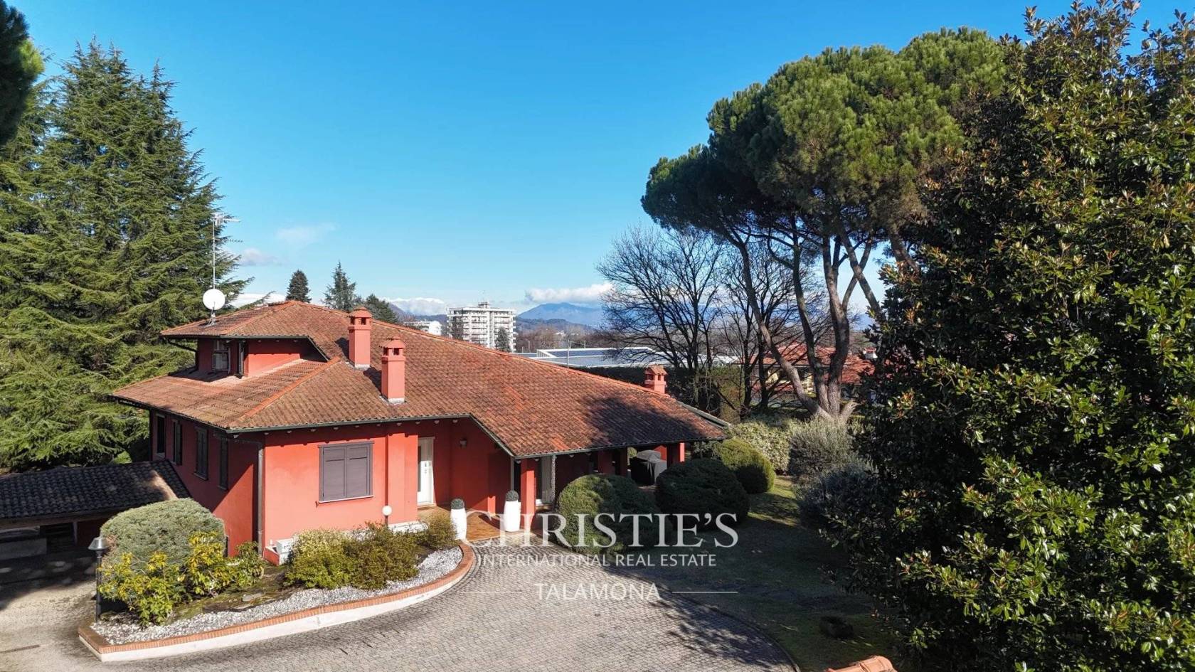 Villa in vendita a Dormelletto