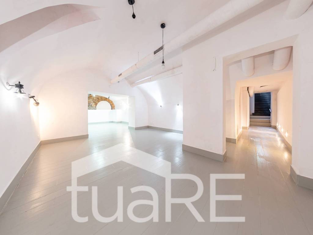 Locale commerciale via Garibaldi, Roma, Rif. 126312837 - Immobiliare.it