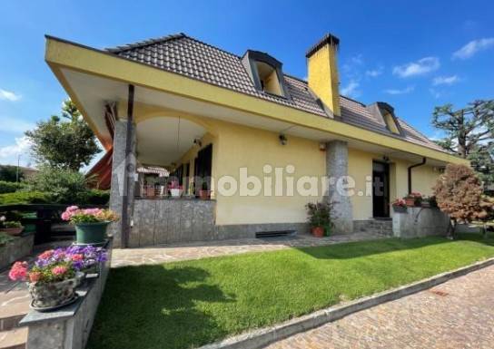 Villa in vendita a Paderno Dugnano