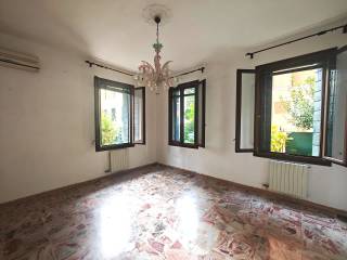 Apartment via Aquileia, Lido di Venezia, Venice