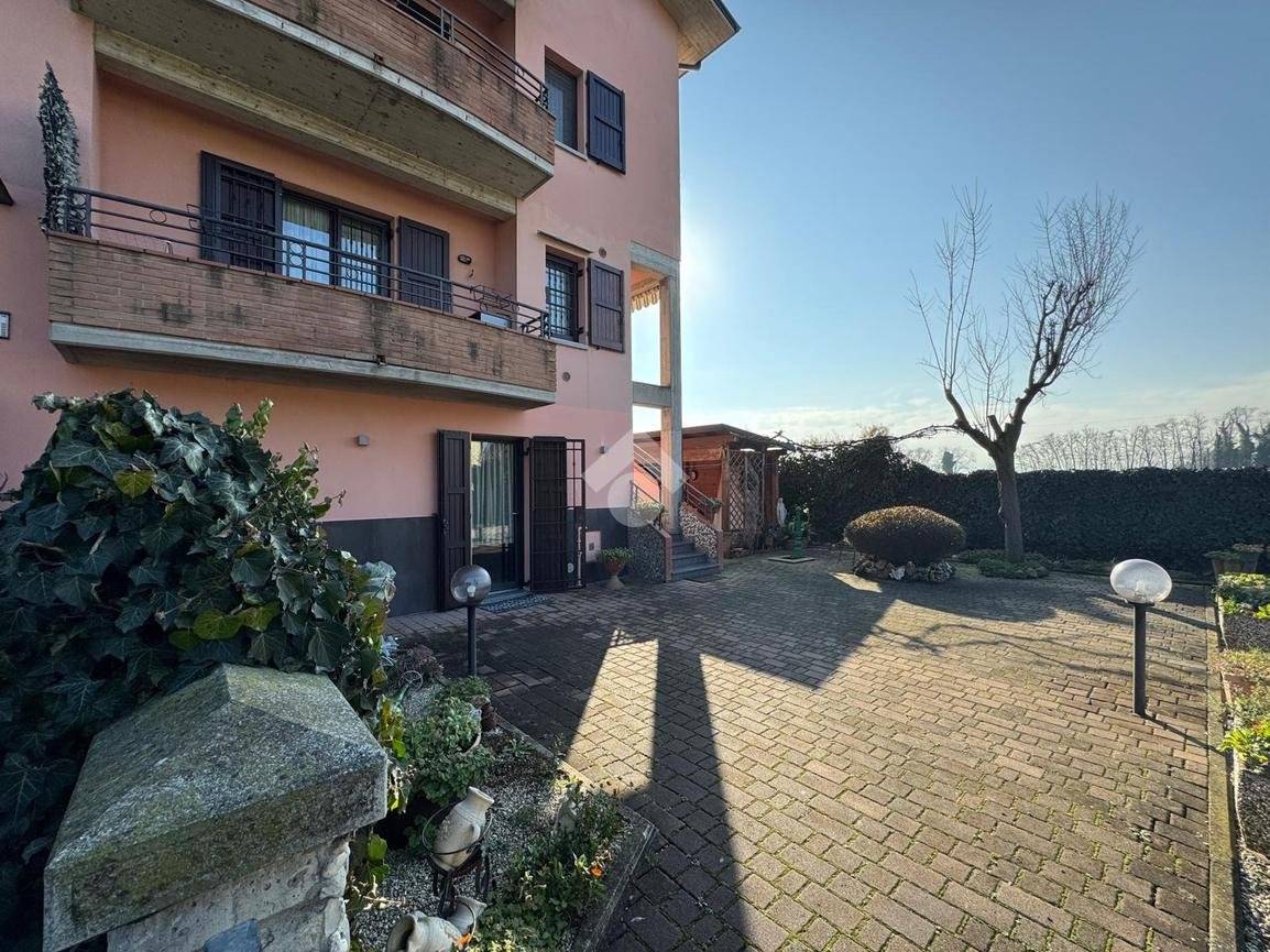 Casa indipendente in vendita a Reggio Emilia