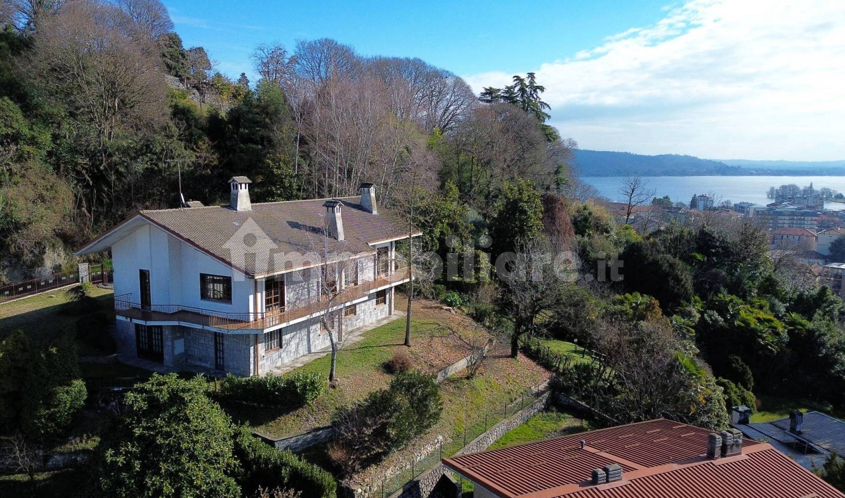 Villa in vendita a Arona