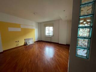 4-room flat via Carlo Goldoni, Malaspina, Palermo