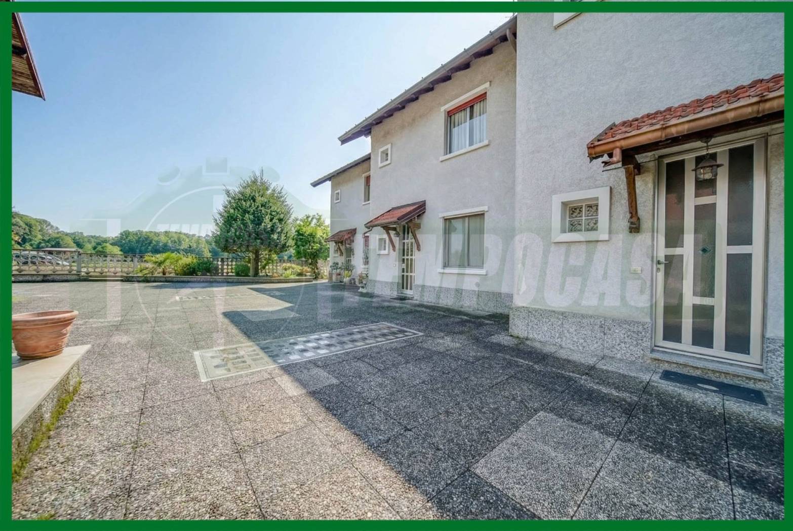 Villetta a schiera in vendita a Ferno