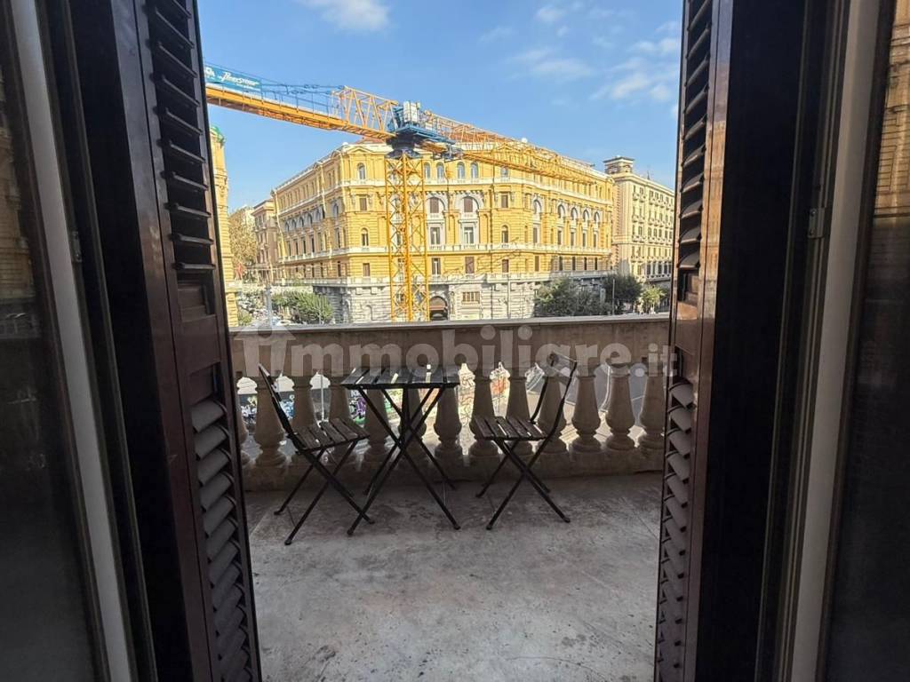 Vendita Appartamento Napoli. Bilocale in piazza Nicola Amore. Buono ...