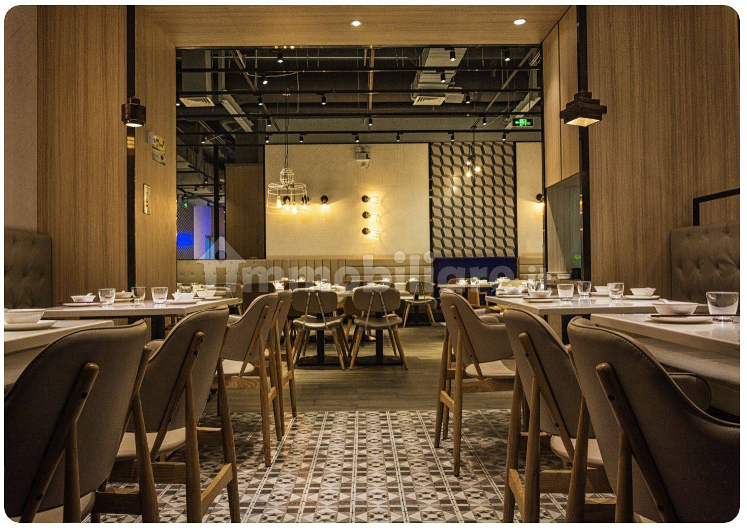 Palazzo - Edificio in vendita a Borgomanero