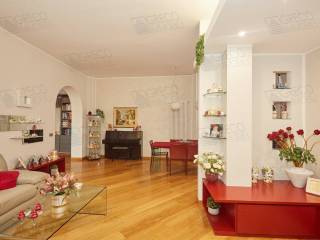 4-room flat via Paulucci di Calbioli Fulcieri 21, Niguarda, Milan