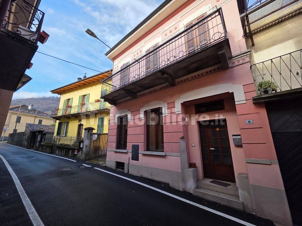 Casa indipendente in vendita a Casale Corte Cerro