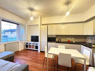3-room flat via Mascarella, Irnerio, Bologna