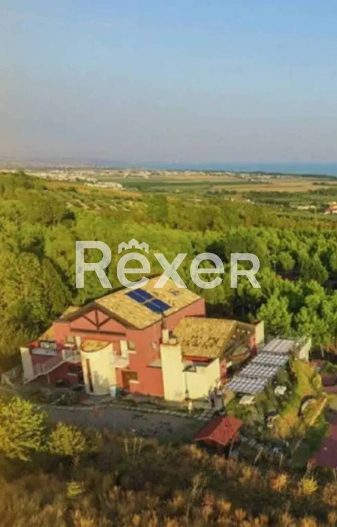 Casa indipendente in vendita a Cropani