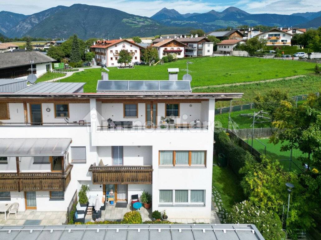 Casa indipendente in vendita a Naz-Sciaves