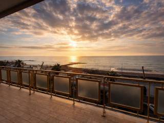 Penthouse lungomare Paolo Toscanelli 216, Ostia Ponente, Rome