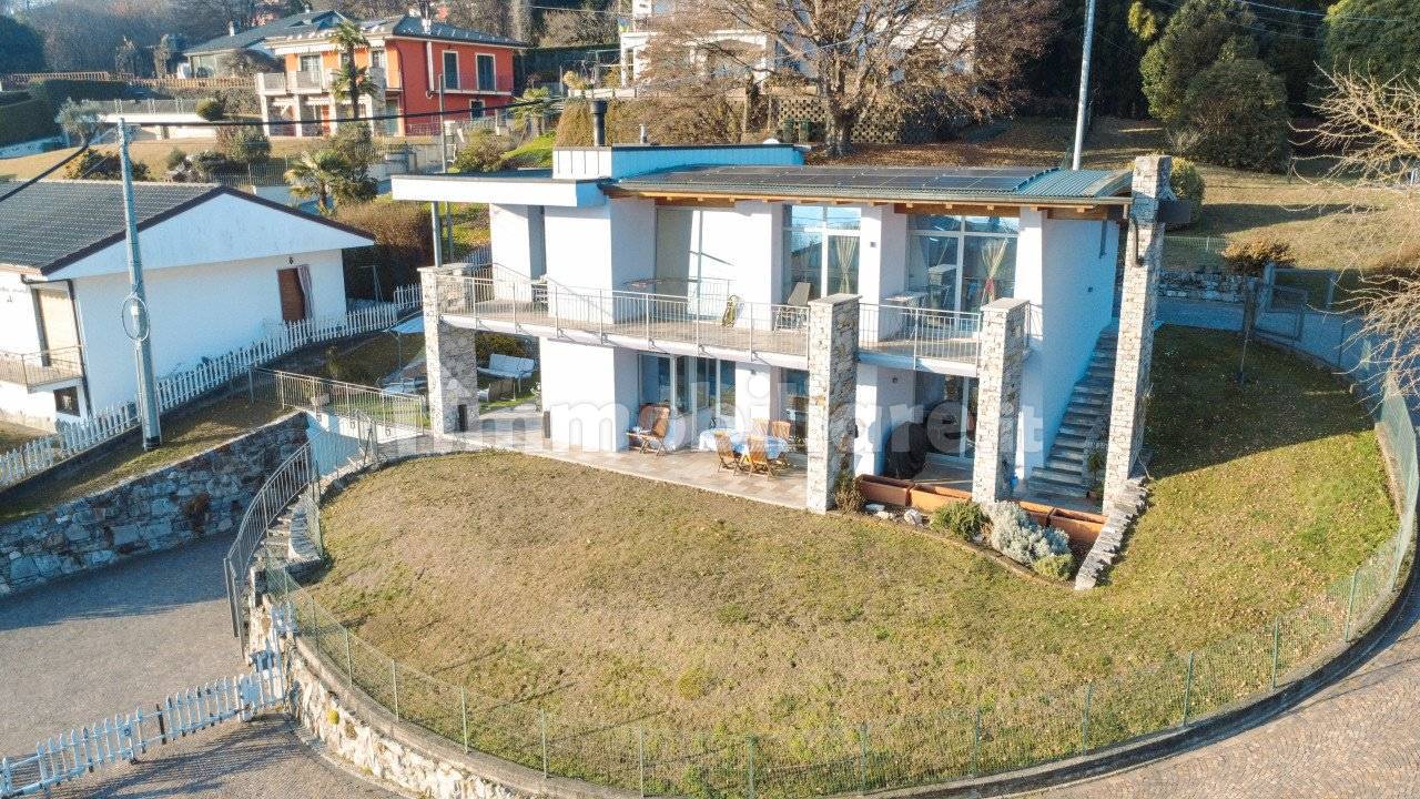 Villa in vendita a Arizzano