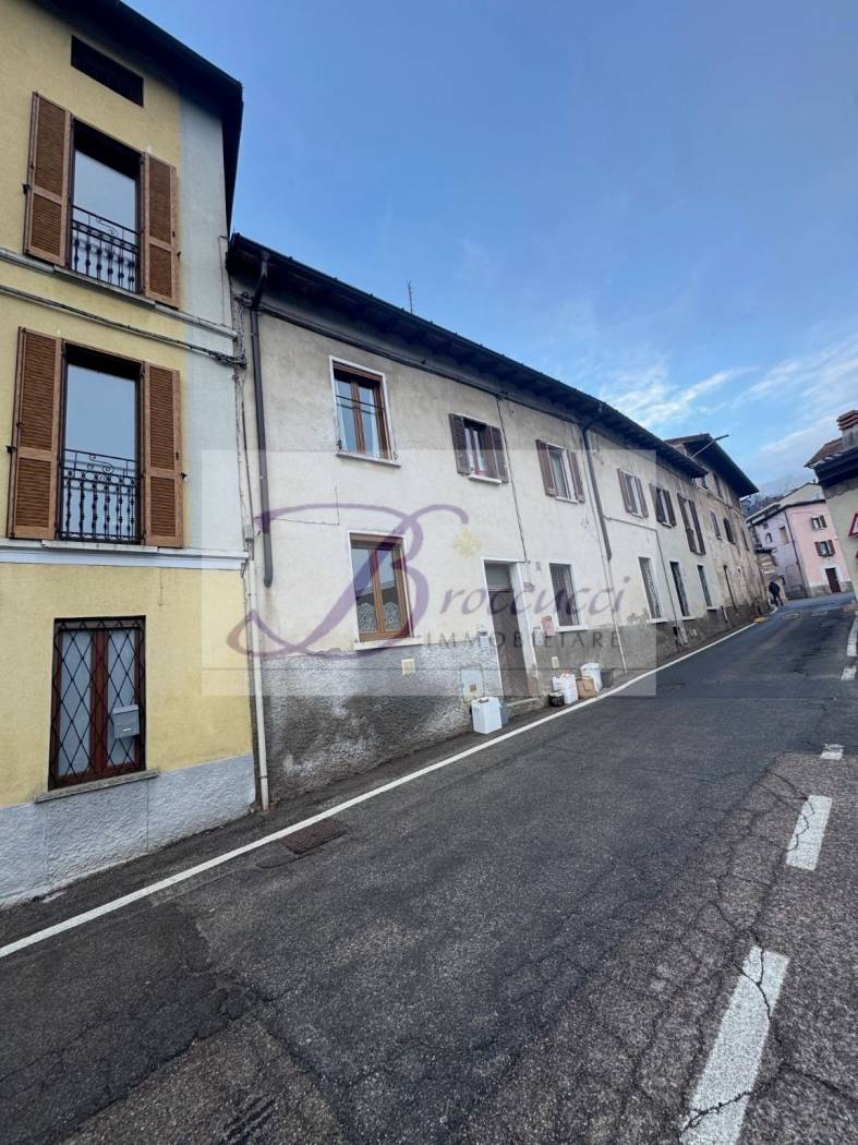 Appartamento in vendita a Cuasso al Monte