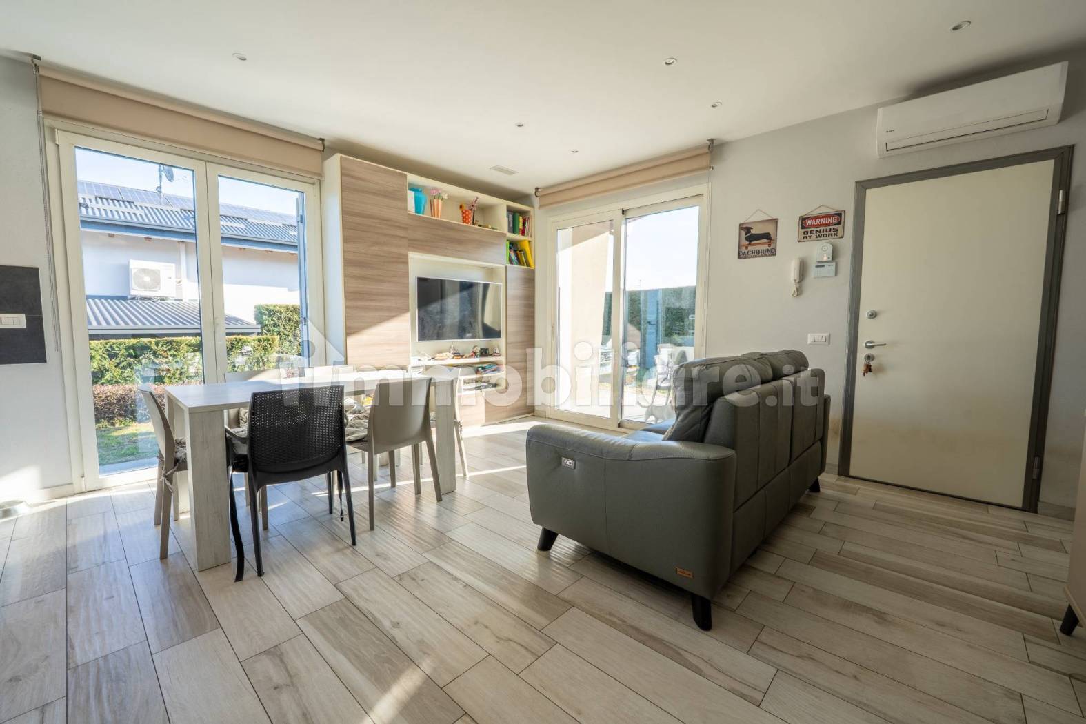 Villa in vendita a Paruzzaro