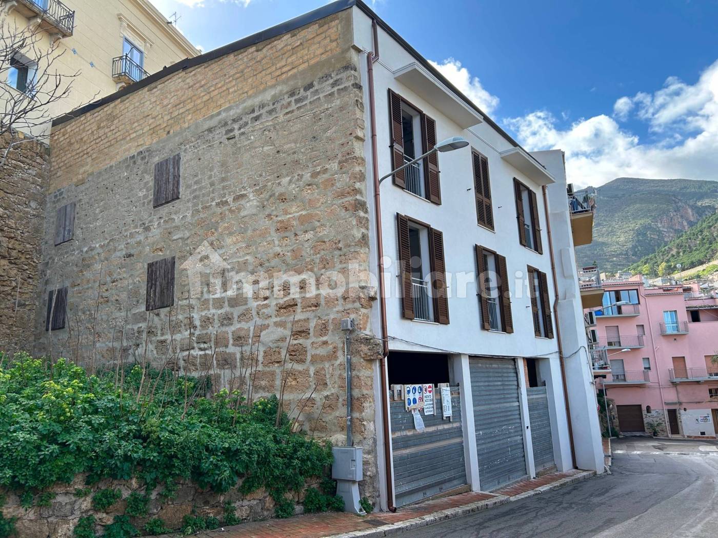 Palazzo - Edificio in vendita a Castellammare del Golfo