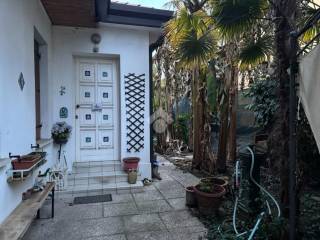 Two-family villa via Monte Presanella 2, Carpenedo - Bissuola, Venice