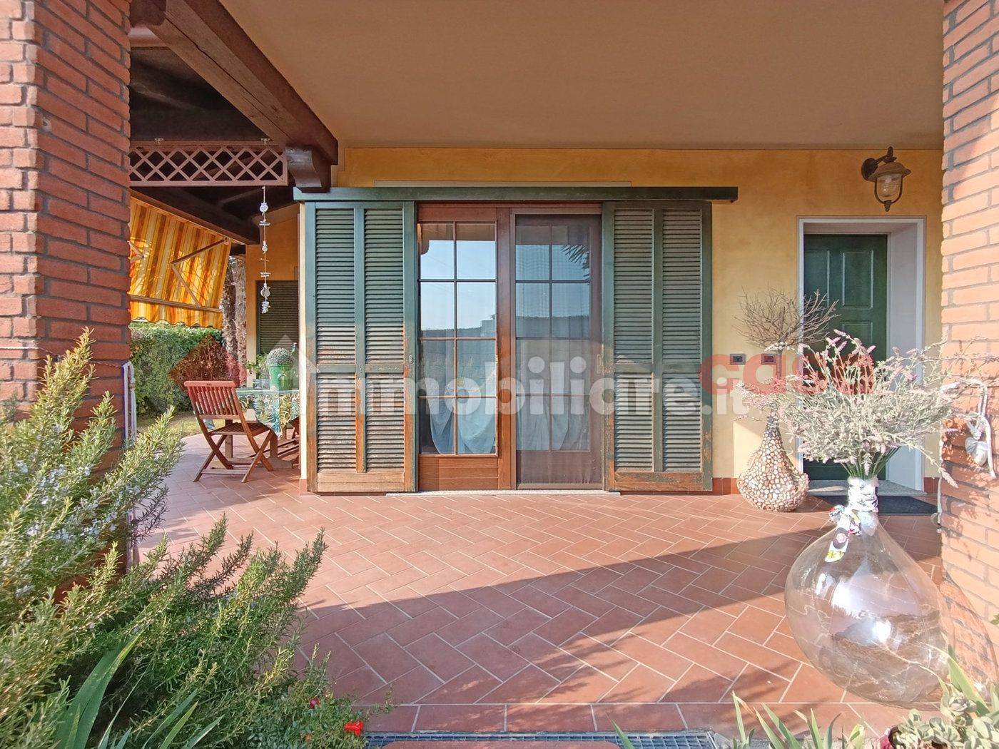 Villa in vendita a Comignago