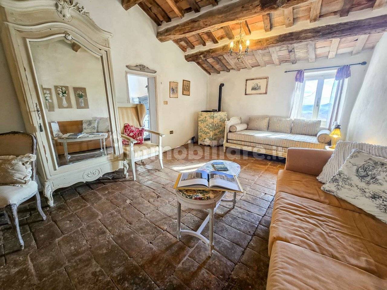 Casa indipendente in vendita a Piandimeleto