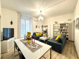 2-room flat Vico della Neve, Stella - Materdei, Naples