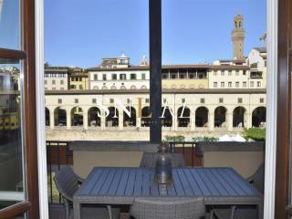Apartment Lungarno Guicciardini, Santo Spirito, Florence