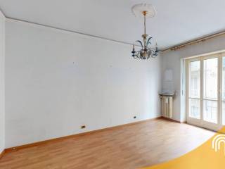 2-room flat via Revello 29, Cenisia, Turin