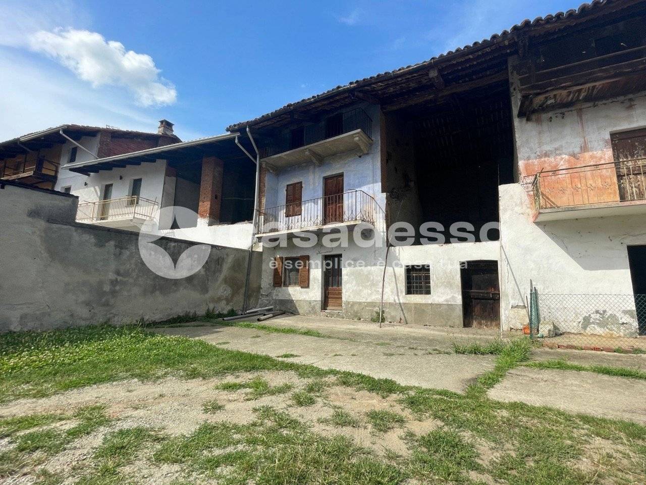 Casa indipendente in vendita a Alice Castello