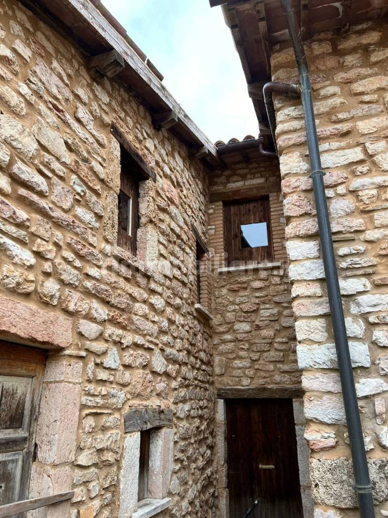 Casa indipendente in vendita a Visso