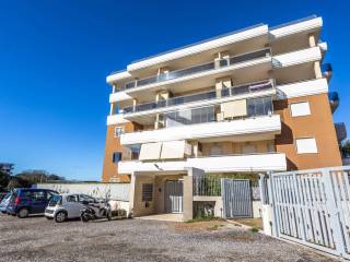 2-room flat via Enrico Santamaria, Torresina, Rome