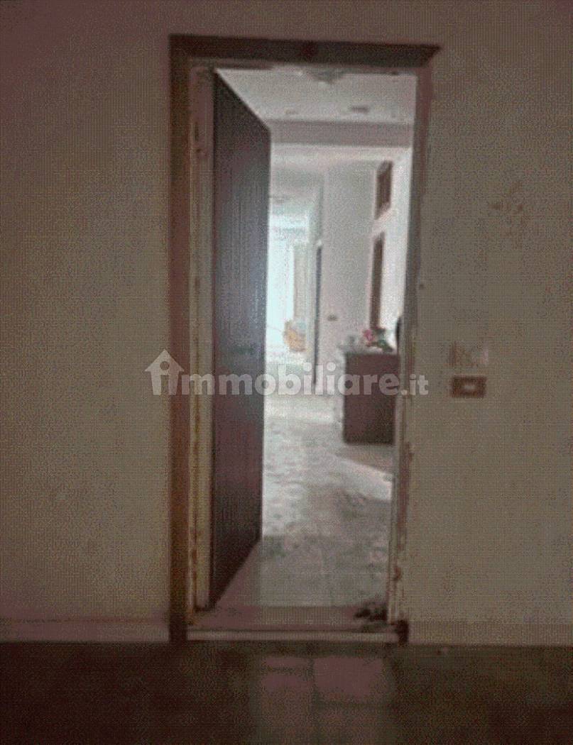 Palazzo - Stabile in vendita a Fiumicino