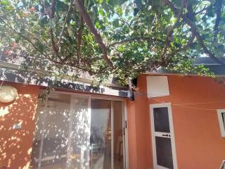 2-room flat good condition, on multiple levels, Centro Storico, Catania