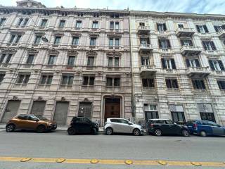 3-room flat via De Giosa 11, Murat, Bari