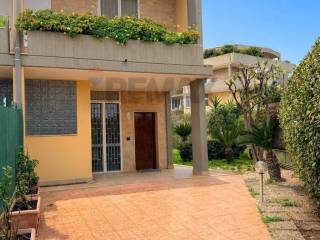 Terraced house via Luigi Marinelli Giovene 5, Torre a Mare, Bari